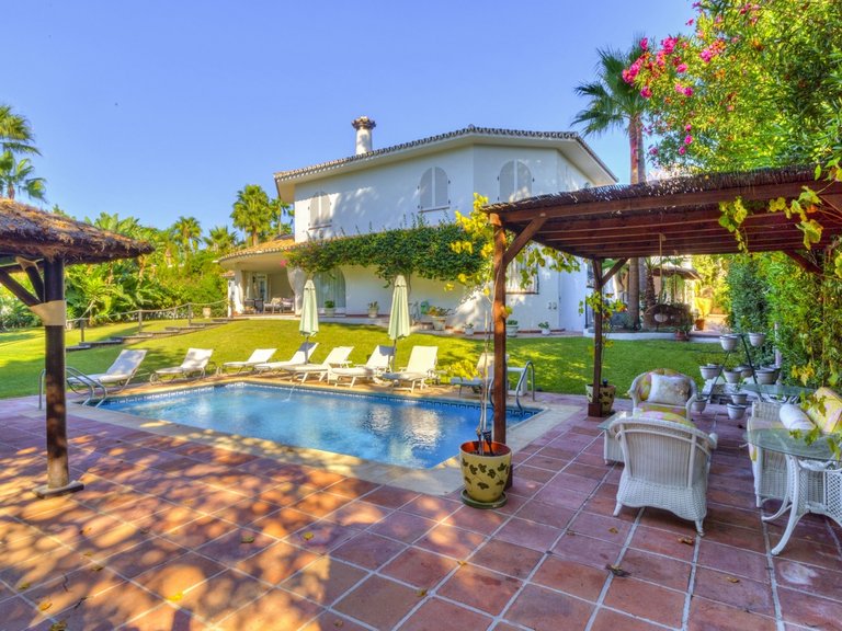 Villa for Sale in The Golden Mile, Marbella Area 20