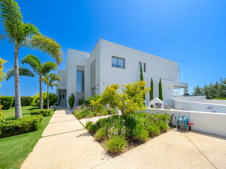 Villa for Sale in Benahavís, Marbella Area 1