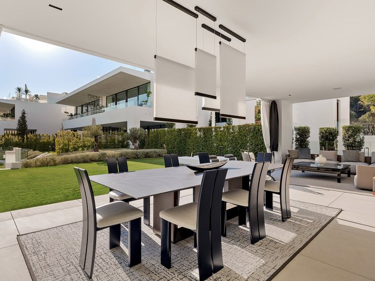 Villa for Sale in The Golden Mile, Marbella Area 13