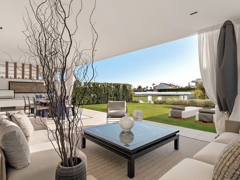 Villa for Sale in The Golden Mile, Marbella Area 16