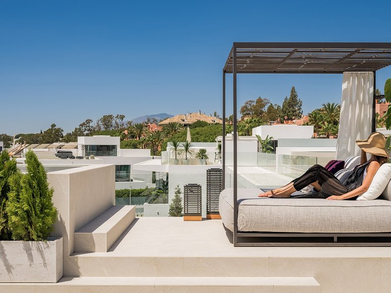 Villa for Sale in The Golden Mile, Marbella Area 4
