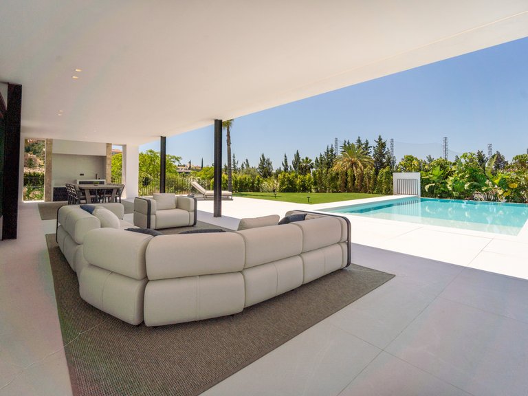 Villa for Sale in Nueva Andalucía, Marbella Area 13