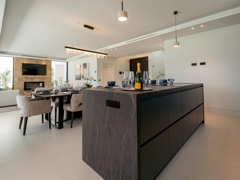 Villa for Sale in Nueva Andalucía, Marbella Area 7