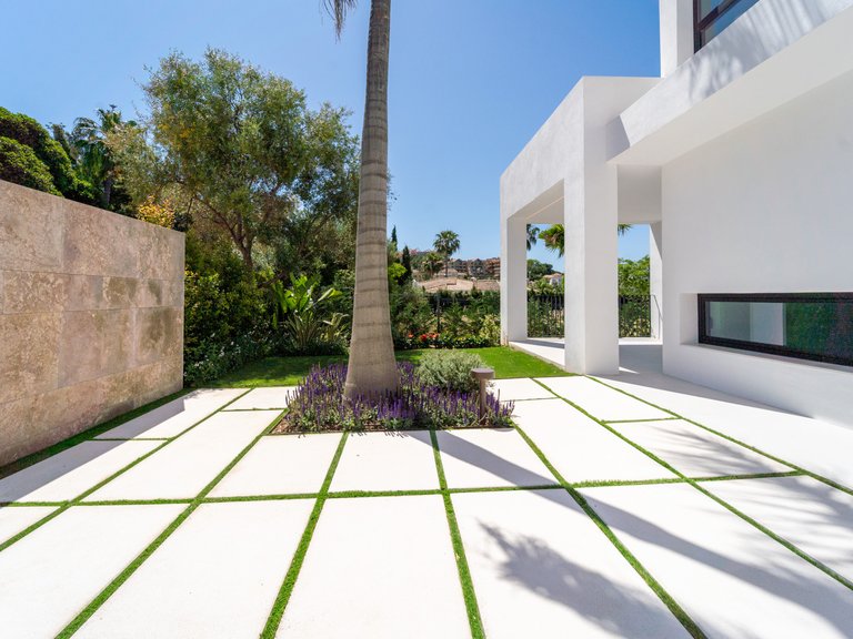 Villa for Sale in Nueva Andalucía, Marbella Area 10
