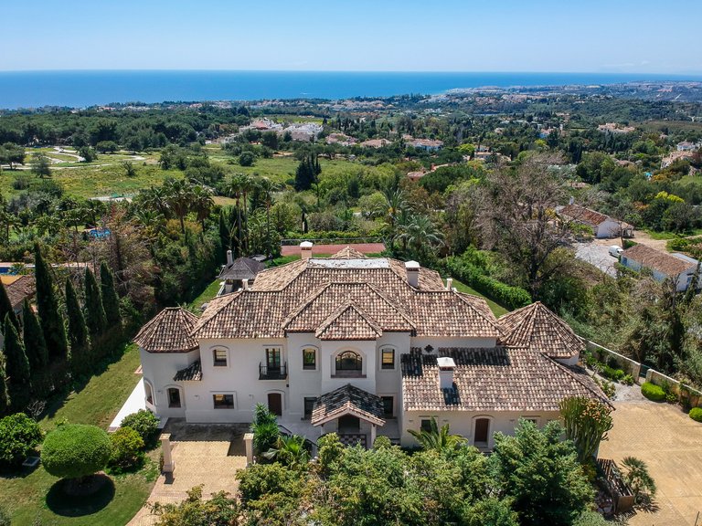 Villa for Sale in The Golden Mile, Marbella Area 8