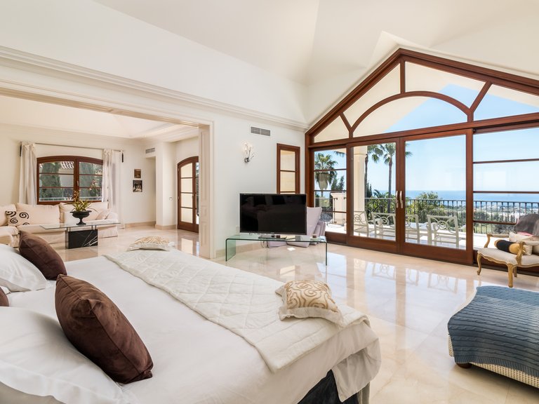 Villa for Sale in The Golden Mile, Marbella Area 12