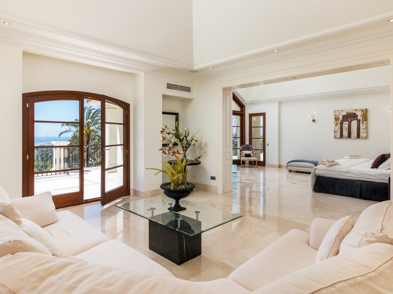 Villa for Sale in The Golden Mile, Marbella Area 13