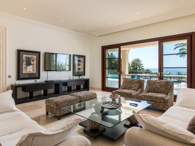 Villa for Sale in The Golden Mile, Marbella Area 9