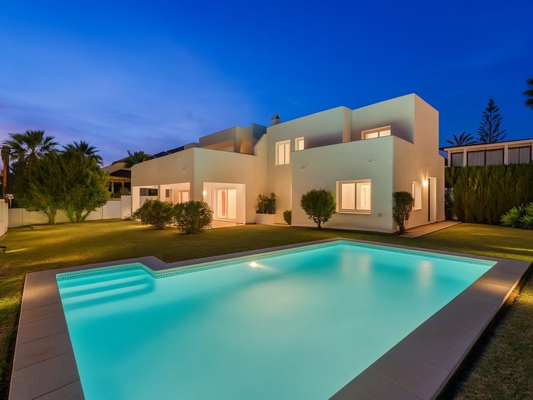 Villa for Sale in Marbella, Marbella Area 1