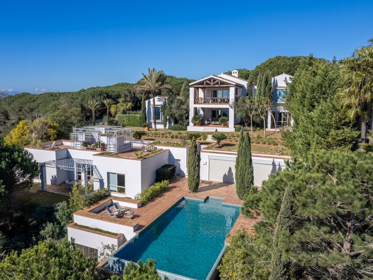 Villa for Sale in Sotogrande, Marbella Area 1