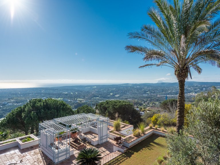 Villa for Sale in Sotogrande, Marbella Area 5