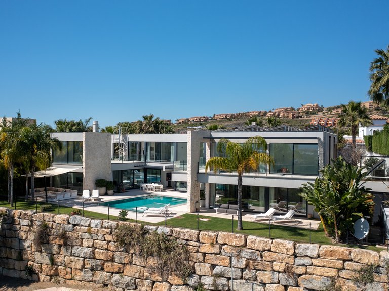 Villa for Sale in Benahavís, Marbella Area 1