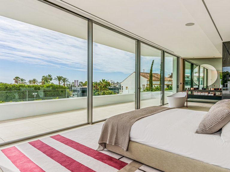 Villa for Sale in The Golden Mile, Marbella Area 11
