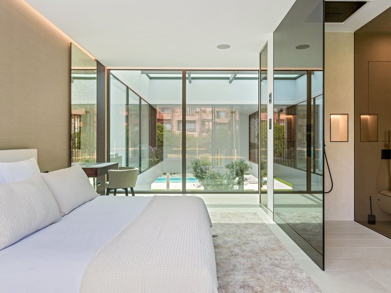 Villa for Sale in The Golden Mile, Marbella Area 17