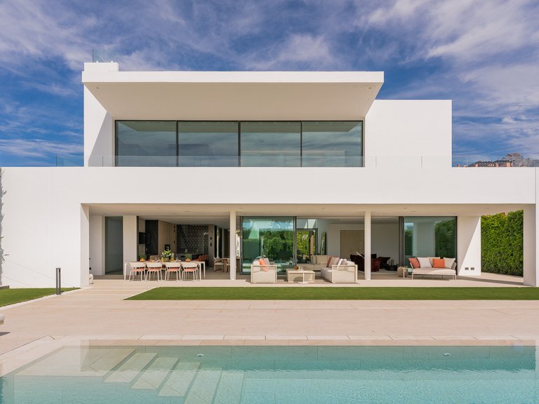 Villa for Sale in The Golden Mile, Marbella Area 3