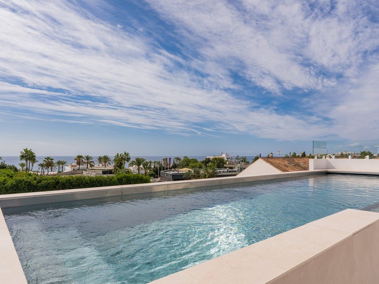Villa for Sale in The Golden Mile, Marbella Area 8