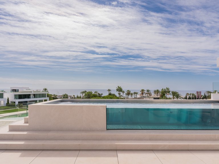 Villa for Sale in The Golden Mile, Marbella Area 9
