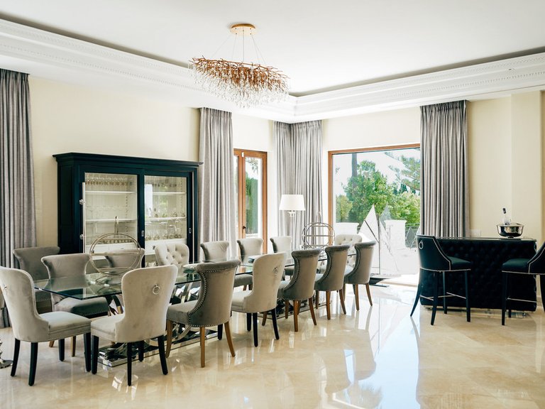 Villa for Sale in The Golden Mile, Marbella Area 7