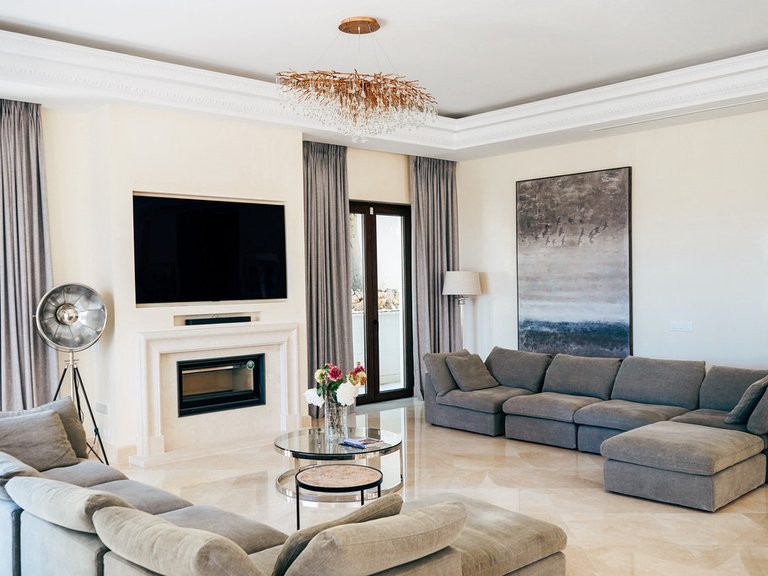 Villa for Sale in The Golden Mile, Marbella Area 8