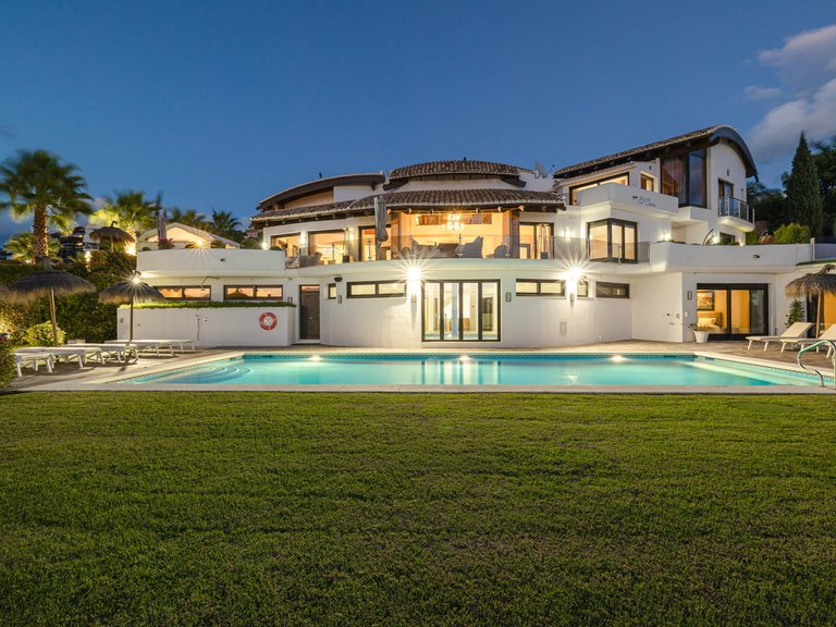 Villa for Sale in Los Flamingos, Marbella Area 3
