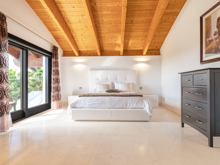 Villa for Sale in Los Flamingos, Marbella Area 16