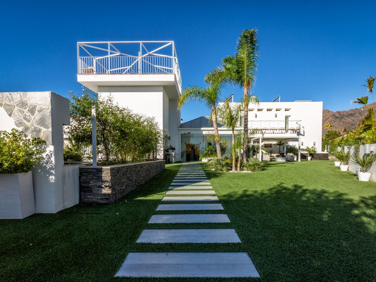 Villa for Sale in Estepona, Marbella Area 10