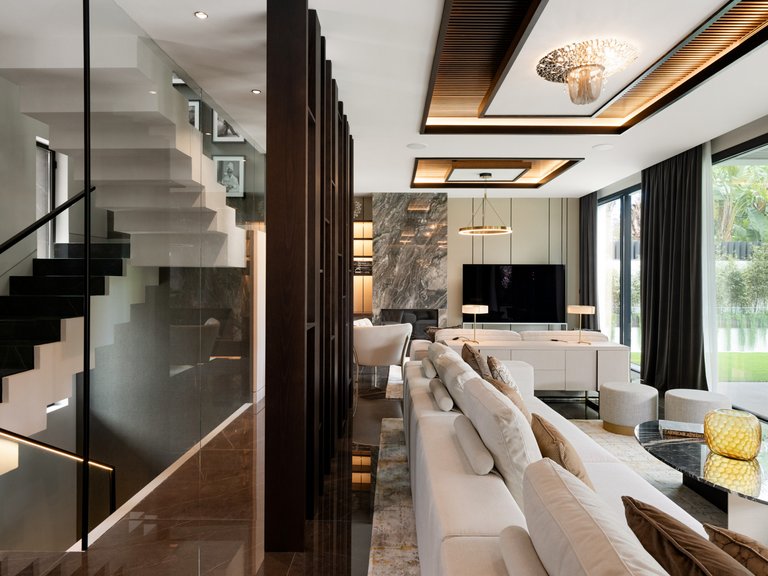 Villa for Sale in The Golden Mile, Marbella Area 14
