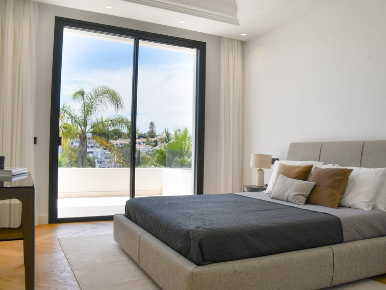 Villa for Sale in The Golden Mile, Marbella Area 13