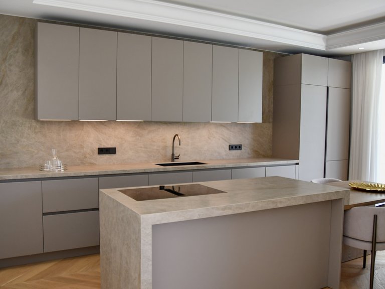 Villa for Sale in The Golden Mile, Marbella Area 5