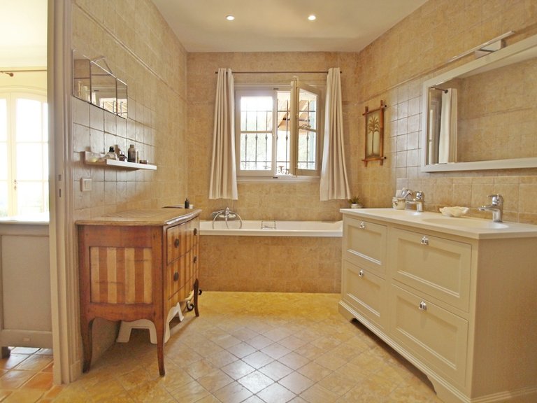 Villa for Sale in Fayence, Var Countryside (fayence, Lorgues, Cotignac) 8