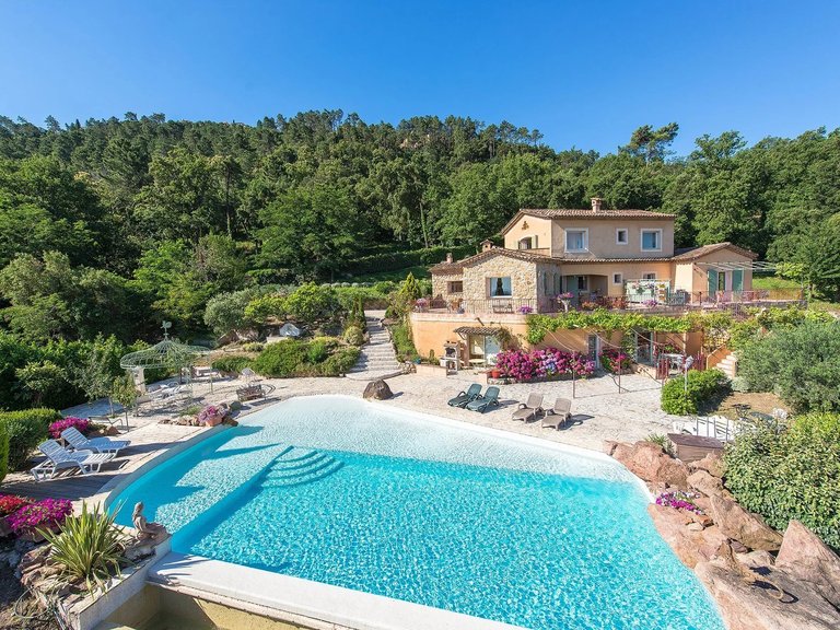 Villa for Sale in Mandelieu La Napoule, Cannes Area 1