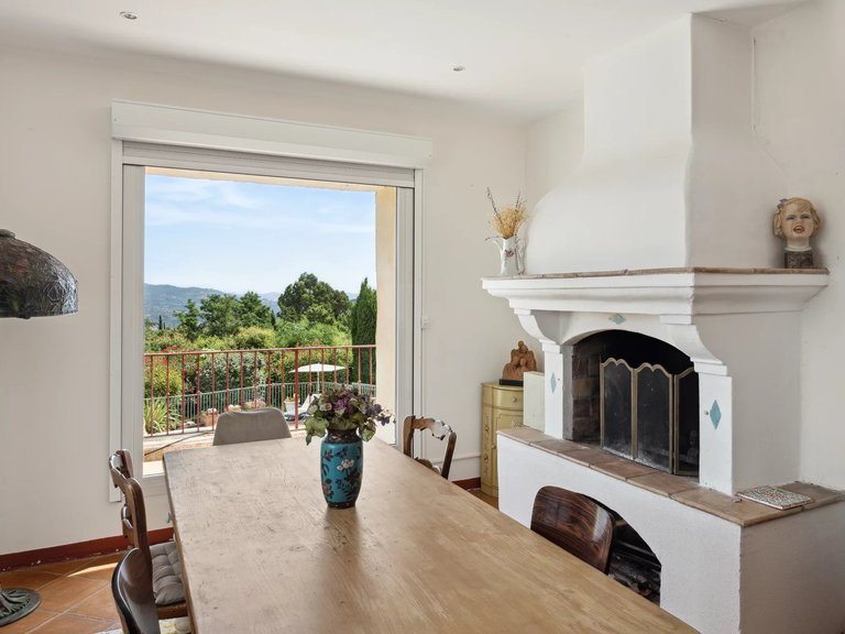Villa for Sale in Mandelieu La Napoule, Cannes Area 4