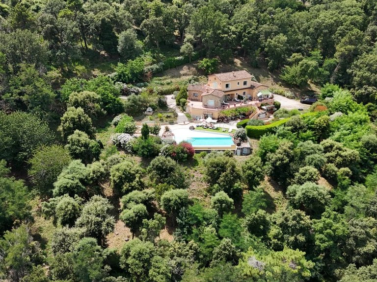 Villa for Sale in Mandelieu La Napoule, Cannes Area 10