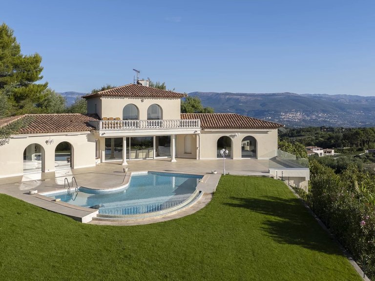Villa for Sale in Mandelieu La Napoule, Cannes Area 2