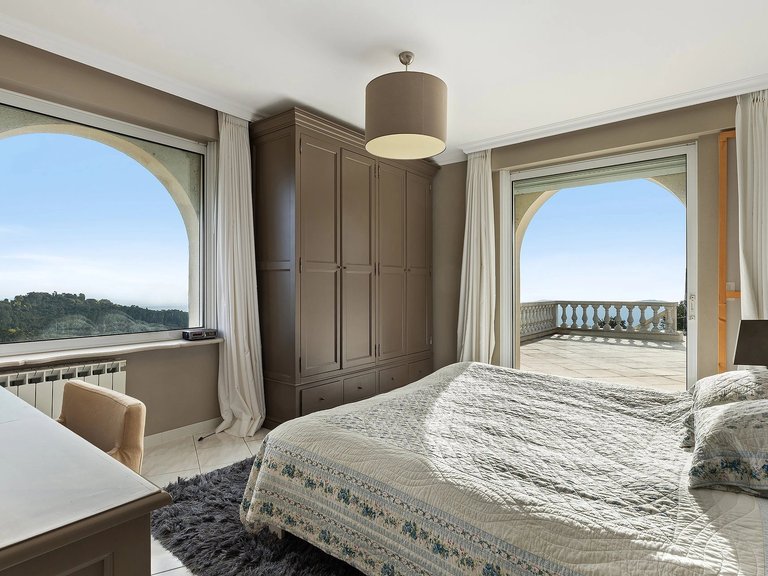 Villa for Sale in Mandelieu La Napoule, Cannes Area 8
