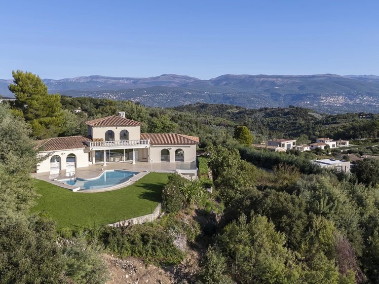 Villa for Sale in Mandelieu La Napoule, Cannes Area 9