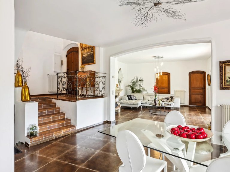 Villa for Sale in Mandelieu La Napoule, Cannes Area 6
