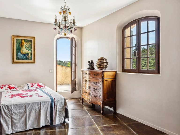 Villa for Sale in Mandelieu La Napoule, Cannes Area 8