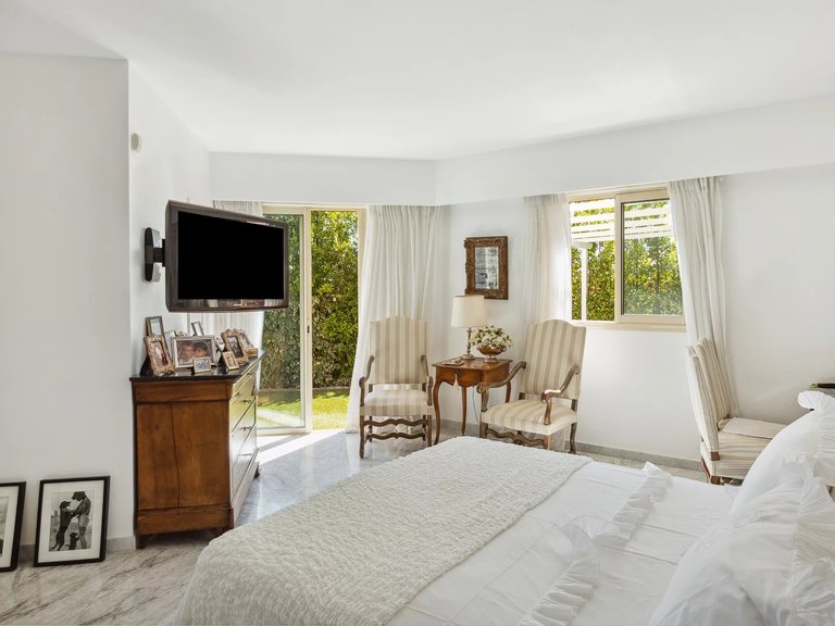 Villa for Sale in Mandelieu La Napoule, Cannes Area 5