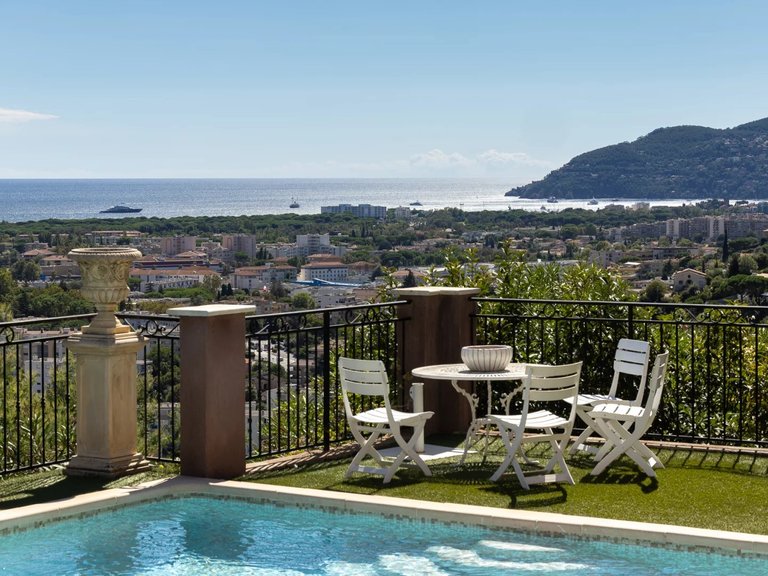 Villa for Sale in Mandelieu La Napoule, Cannes Area 9