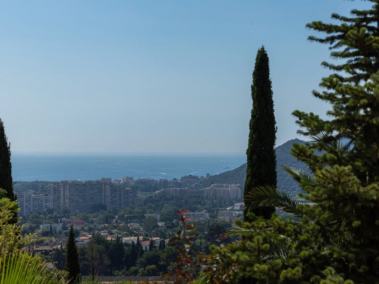 Villa for Sale in Mandelieu La Napoule, Cannes Area 2