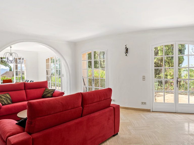 Villa for Sale in Mandelieu La Napoule, Cannes Area 3