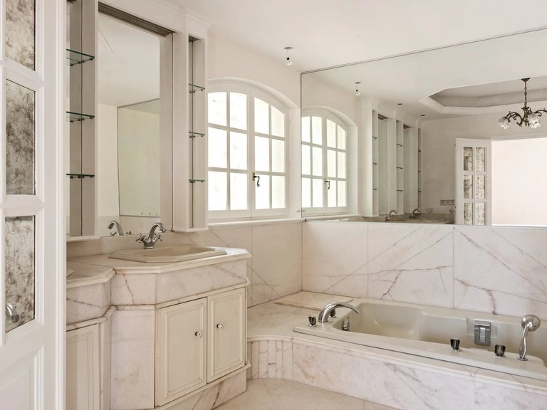 Villa for Sale in Mandelieu La Napoule, Cannes Area 7