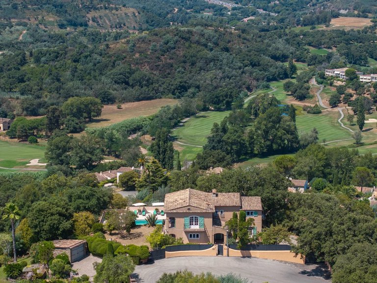 Villa for Sale in Mandelieu La Napoule, Cannes Area 1