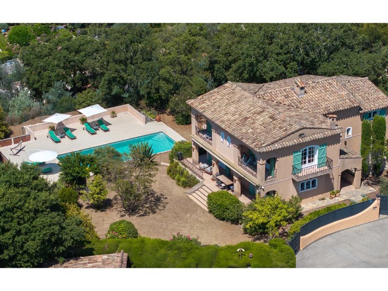 Villa for Sale in Mandelieu La Napoule, Cannes Area 10