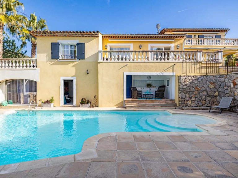 Villa for Sale in Mandelieu La Napoule, Cannes Area 1