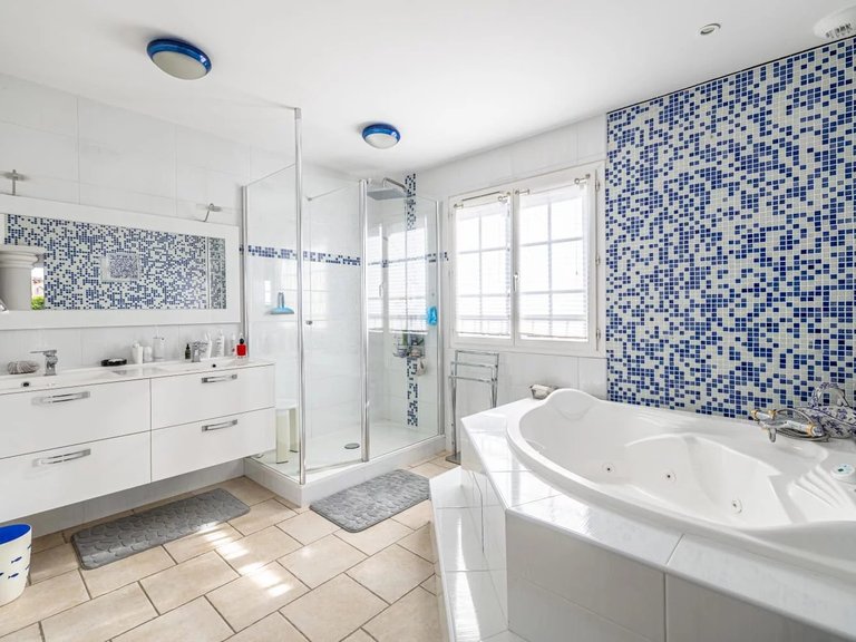 Villa for Sale in Mandelieu La Napoule, Cannes Area 2