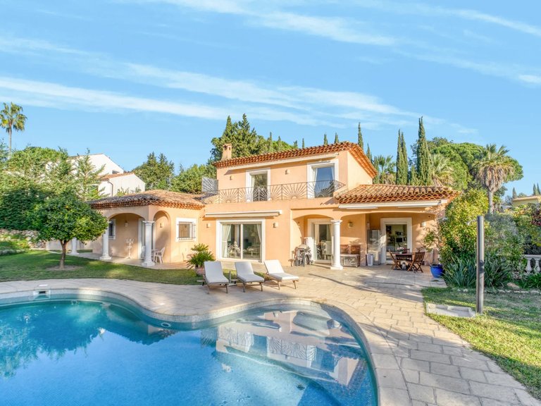 Villa for Sale in Mandelieu La Napoule, Cannes Area 1
