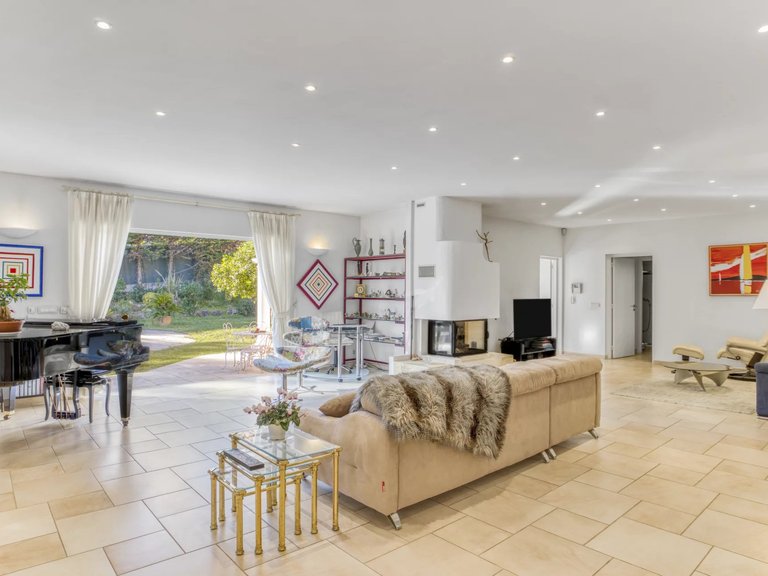 Villa for Sale in Mandelieu La Napoule, Cannes Area 2