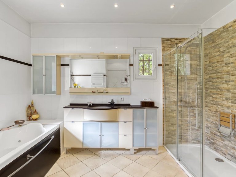 Villa for Sale in Mandelieu La Napoule, Cannes Area 5